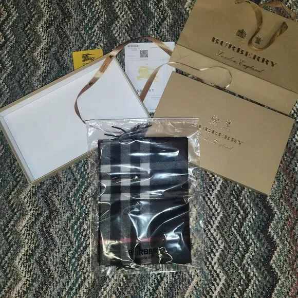 Burberry Black Nova Check Scarf - Picture 1 of 8